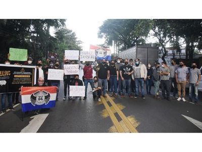 Protesta en Mburuvicha Róga