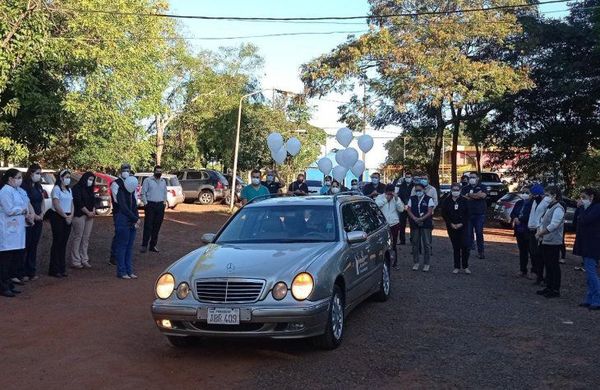 Fallece funcionaria de Salud mientras su esposo e hijo luchan por sus vidas - Noticiero Paraguay