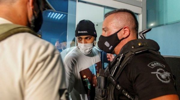 Multa de 20.200 dólares a Gabigol por ir a casino clandestino en pandemia
