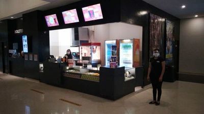 Varios cines se cierran ante las restricciones - Espectáculos - ABC Color