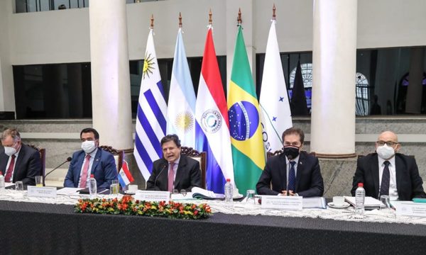Analizan revisar normas arancelarias que rigen en el Mercosur