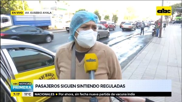 Primer día de restricciones, pero pasajeros siguen aglomerándose en buses - Nacionales - ABC Color