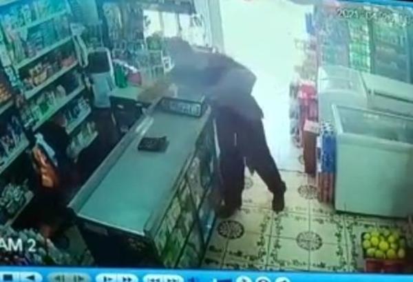 Dos bandidos asaltan comercio y roban dinero, en barrio San Rafael – Diario TNPRESS