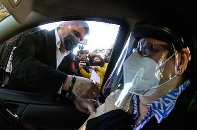 Reinició la vacunación a adultos mayores de 75 años | OnLivePy