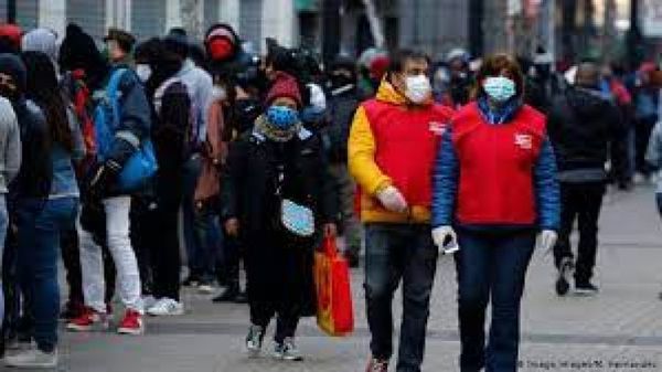 Chile levantó la cuarentena en Santiago y extendió el cierre de fronteras por 30 días más