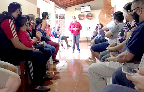 Antoliana presentó sus proyectos a pobladores del km 4,5 de CDE - La Clave