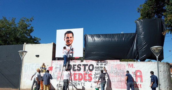 La Nación / Destruyen propaganda electoral extemporánea en Central