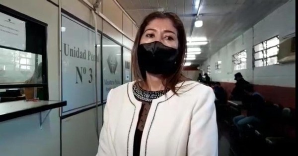 La Nación / Policía fue detenido en sede fiscal por abuso de niña de 13 años