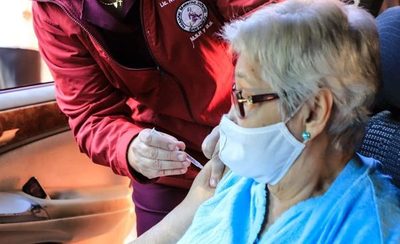 Prevé vacunar a 12.000 personas por día en los 80 vacunatorios del país