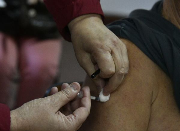 Denuncian “vacunación” a personas fallecidas y Salud abre investigación - Nacionales - ABC Color