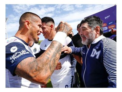 Víctor Ayala revela anécdotas vividas con Diego Maradona