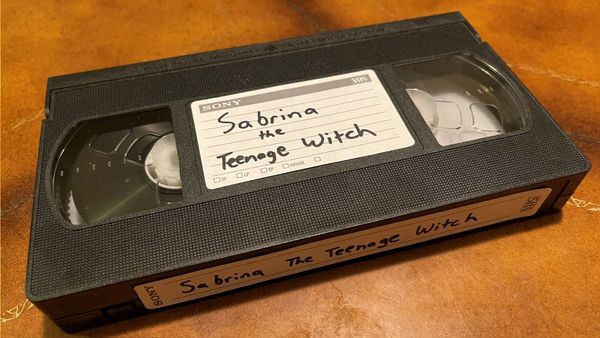 ¡Increible! Es buscada y acusada de graves delitos por no devolver una cinta de VHS alquilada hace más de 20 años