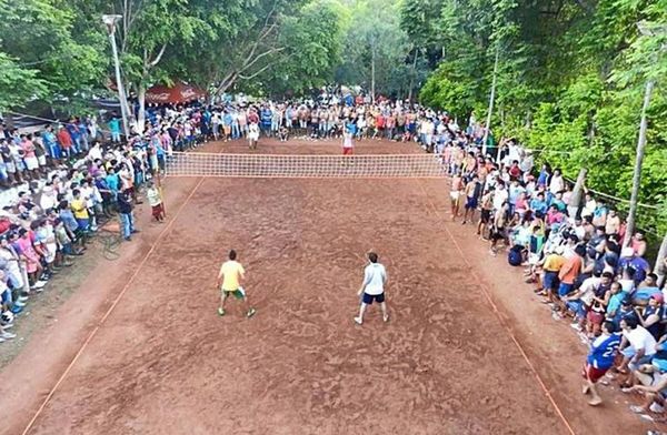 Popes del gobierno satanizan al piki voley y hablan de multazas a practicantes y mirones