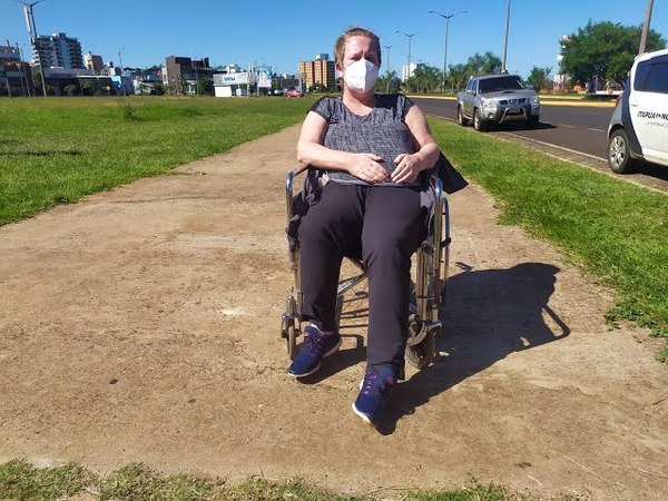 MUJER QUEDÓ EN SILLAS DE RUEDAS Y DENUNCIA SUP. MALA PRAXIS