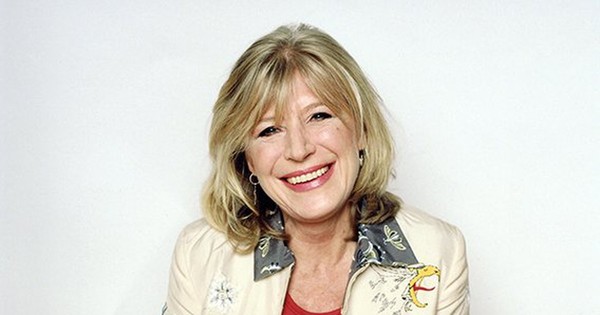 La Nación / Por estragos del COVID-19, Marianne Faithfull no sabe si volverá a cantar