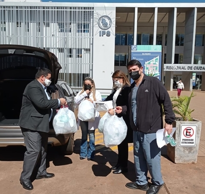 Donan 100 mascarillas con reservorios al hospital de IPS