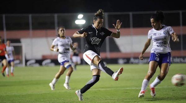Versus / Fútbol Femenino: el campeón abre el torneo en el Defensores del Chaco