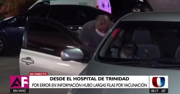 Caos en vacunatorios: personas se vacunaron sin agendarse y Salud admite errores