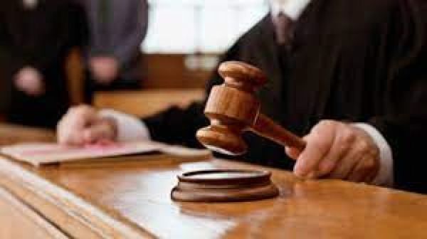 Condenan a docente por abuso sexual contra una alumna