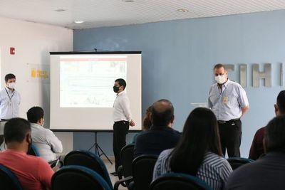 Informan a comerciantes sobre avance de obras del multiviaducto - ABC en el Este - ABC Color