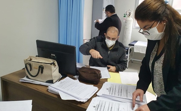 Fiscales se constituyeron en Hospitales tras denuncias sobre vacunación irregular