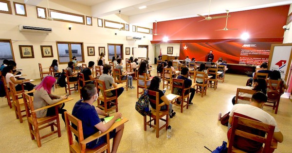 La Nación / ANR da clases gratuitas a postulantes a becas