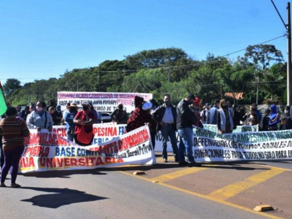 Manifestación masiva solicita que la EBY siga invirtiendo en Misiones