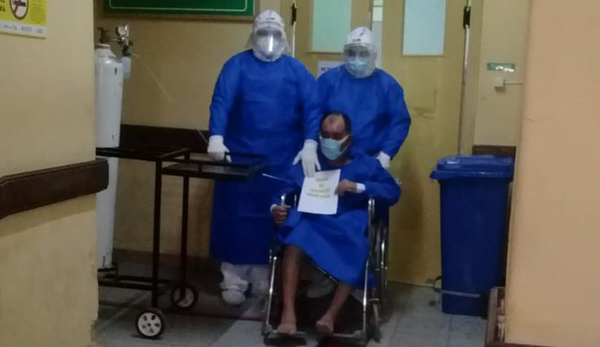 Don Joel Oviedo, ganó otra batalla al covid y salió de alta de terapia intensiva - Noticiero Paraguay