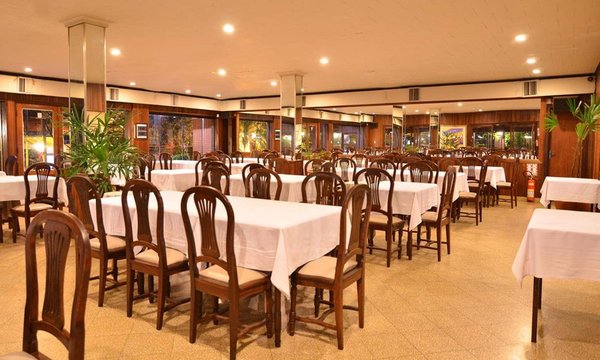 Gastronómicos consideran insuficientes medidas económicas adoptadas por el Gobierno - ADN Digital