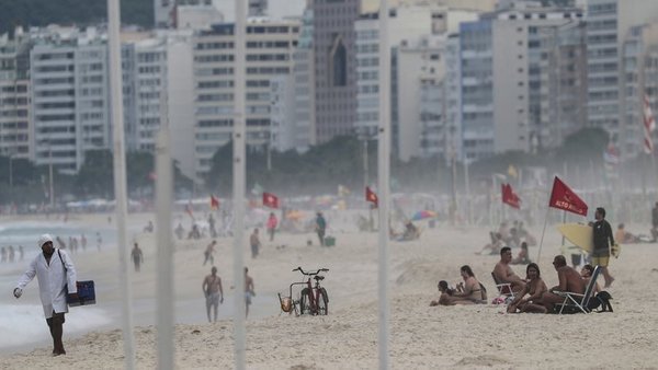 Ciudad Maravillosa: Río reabre sus playas ante una baja de contagios por covid-19 en abril