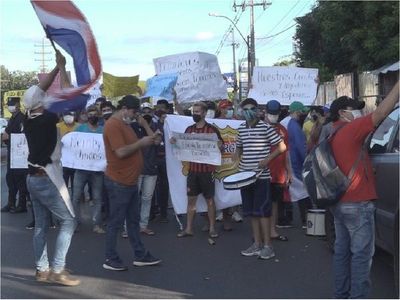 Lomiteros sufren pérdida del 80%, una mujer vendió solo por G. 35.000