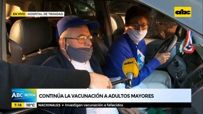 Continúa la vacunación a adultos mayores en el Materno infantil de Trinidad - ABC Noticias - ABC Color