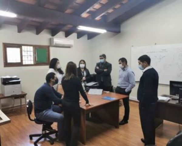 Irregularidades en vacunación: fiscales se constituyen en hospitales