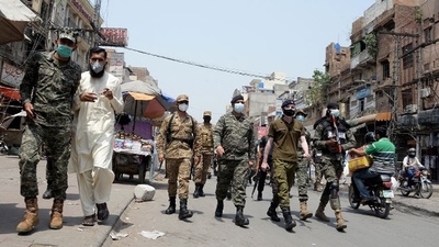 Pakistán reportó un récord de 200 muertes diarias y evalúa confinar algunas ciudades | .::Agencia IP::.