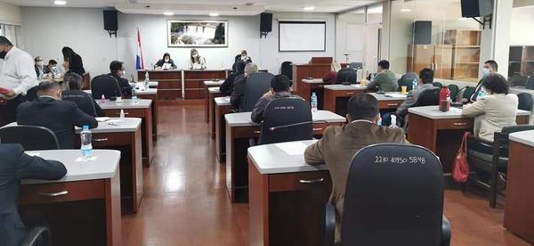 Concejales y gobernador presionarán a Salud para lograr instalación de planta de oxígeno - La Clave