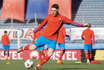 Cerro Porteño recibe a La Guaira buscando seguir arriba