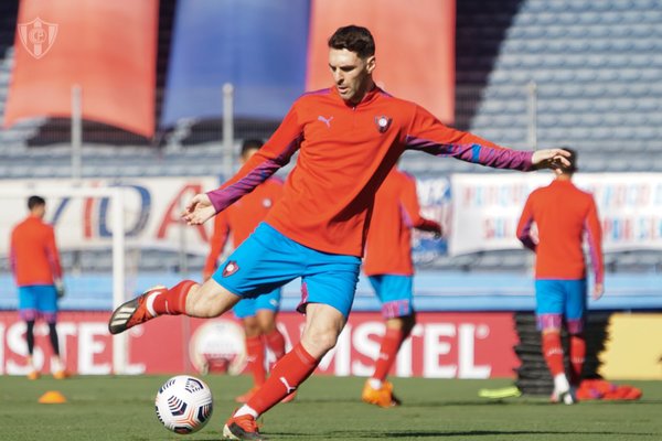 Cerro Porteño recibe a La Guaira buscando seguir arriba