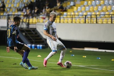 Versus / La histórica marca alcanzada por el "12" con su empate ante Huachipato