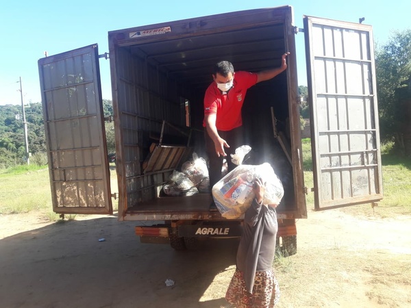 ENTREGA DE VÍVERES DEL MINNA A COMUNIDADES INDÍGENAS DE ITAPÚA