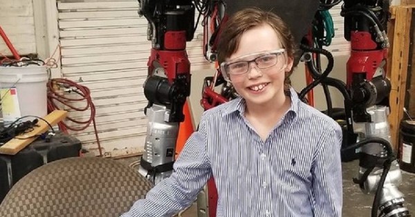 ¡Genio!: Niño de 12 años se gradúa al mismo tiempo en el colegio y en la universidad - C9N