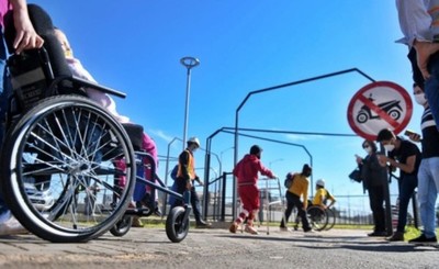 Multiviaducto: Realizan prueba del paso peatonal inclusivo