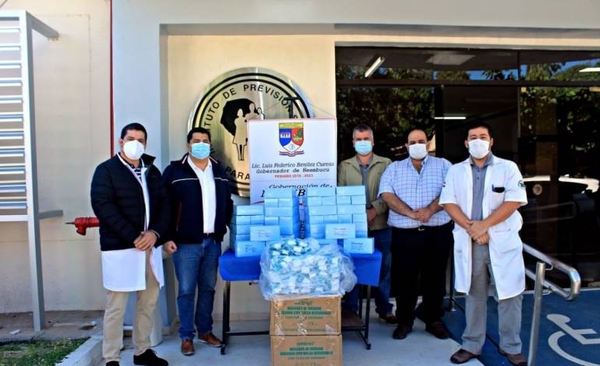Diario HOY | Gobernación de Ñeembucú entrega insumos y medicamentos al Centro Respiratorio del IPS