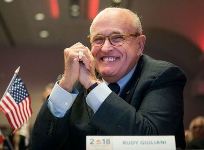 Agentes federales allanan la casa del abogado de Trump