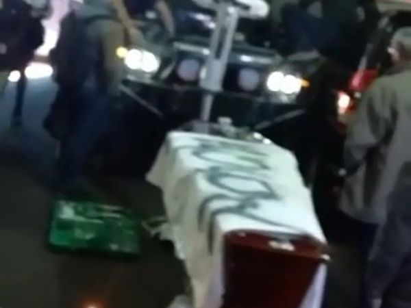 Coronavirus: le velaron en su taller con camionetas y música a full