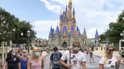 Disney World anuncia pago adicional para empleados que se vacunen contra el COVID