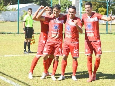Crónica / El “General” golpea y comanda la Intermedia
