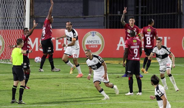 Versus / Richard Ortiz salva a un Olimpia que reaccionó a tiempo