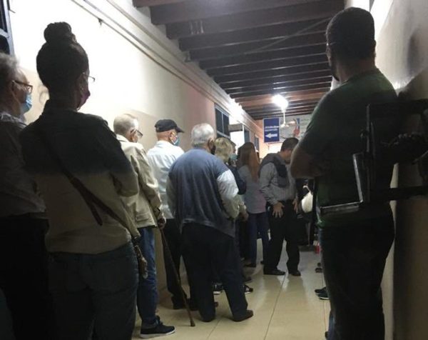 Aún con pocas dosis, Salud reluce desastroso “plan” de vacunación