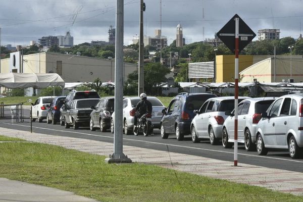 Califican de “desastre catastrófico” el actual plan de vacunación y comuna habilitará al menos 5 centros - Nacionales - ABC Color