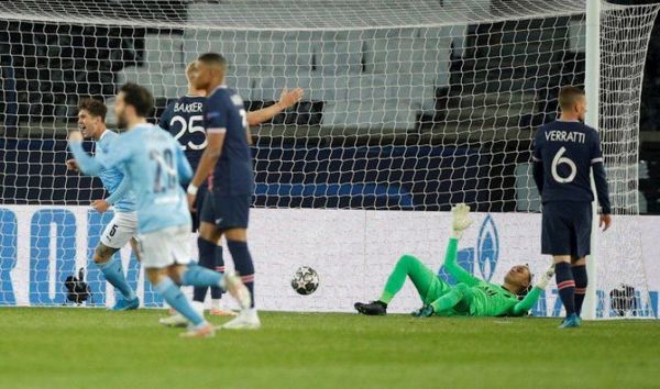 Manchester City remonta y se queda con la ida